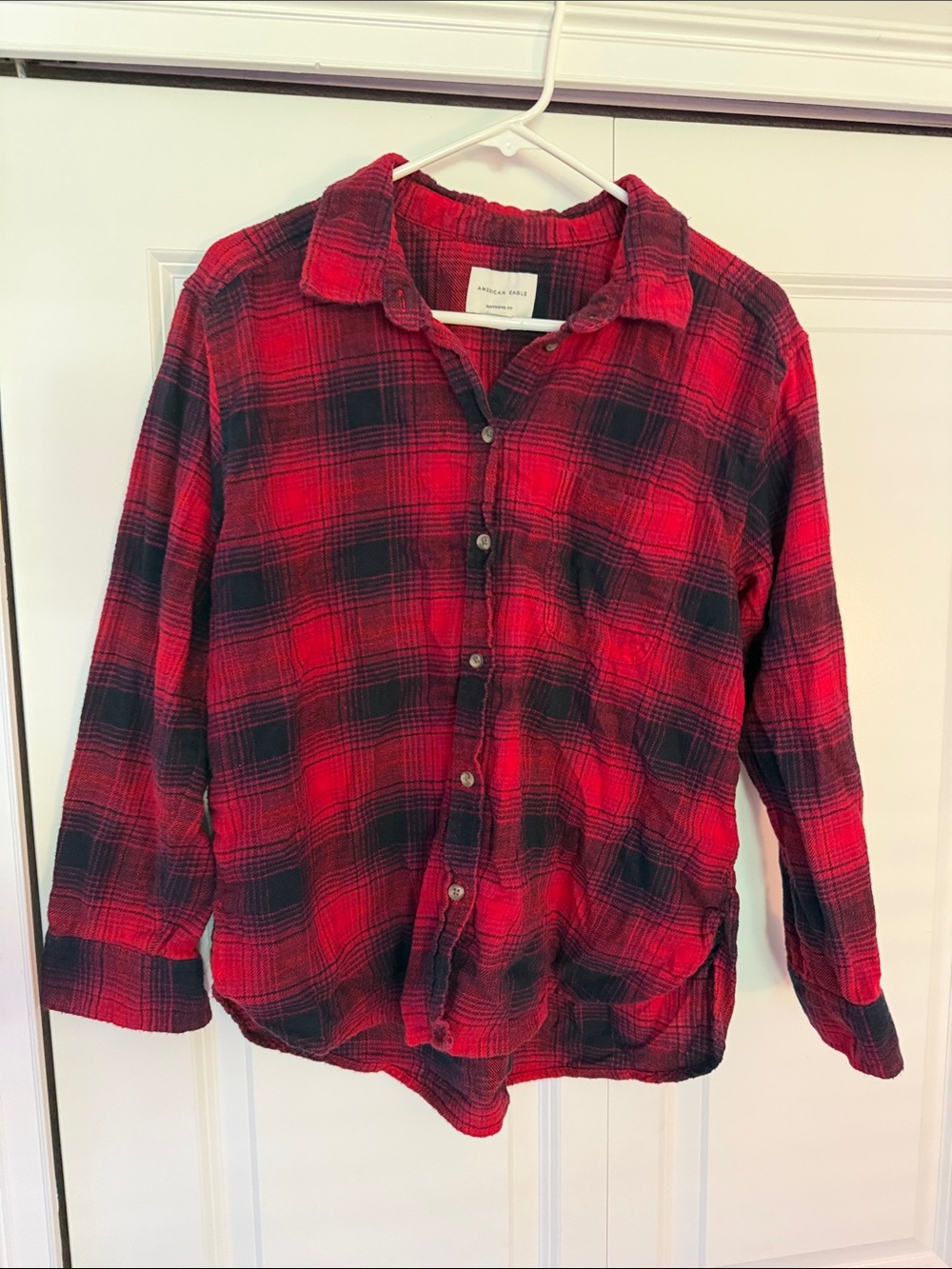 American Eagle Outfitters Red and Black Plaid Button-Down flannel Shirt
